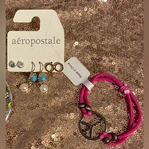 NWT Lot of 2 fun teen items: 3 prs Aero earrings,peace sign bracelet